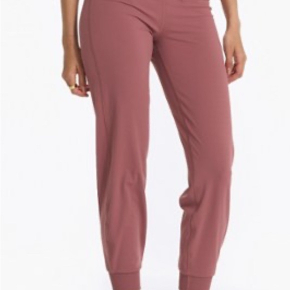 Vuori Pants - Vuori Women's Track Pants in Mauve